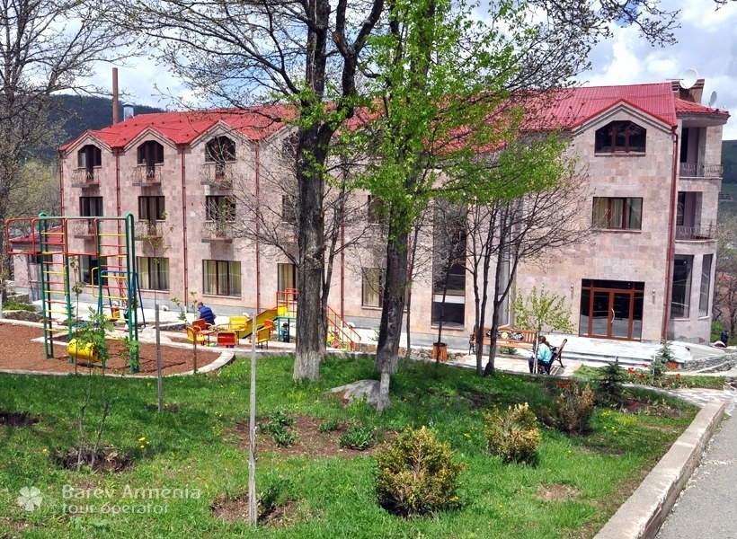 alpina hotel tsaghkadzor